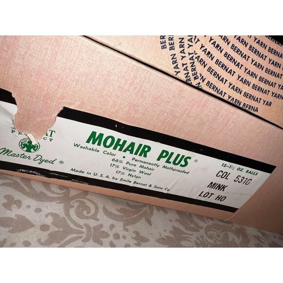 BERNAT VINTAGE 50'S THE BRUSH-UP MOHAIR PLUS STOLE CAPE WRAP TAN OS ORIGINAL BOX - Picture 5 of 6